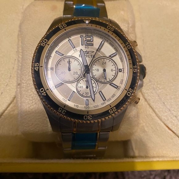 Invicta watch men’s- Lot of 4 - Picture 5 of 6